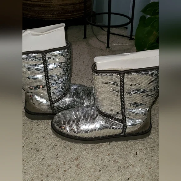 Ugg silver sequin and gray suede boot - Picture 7 of 9